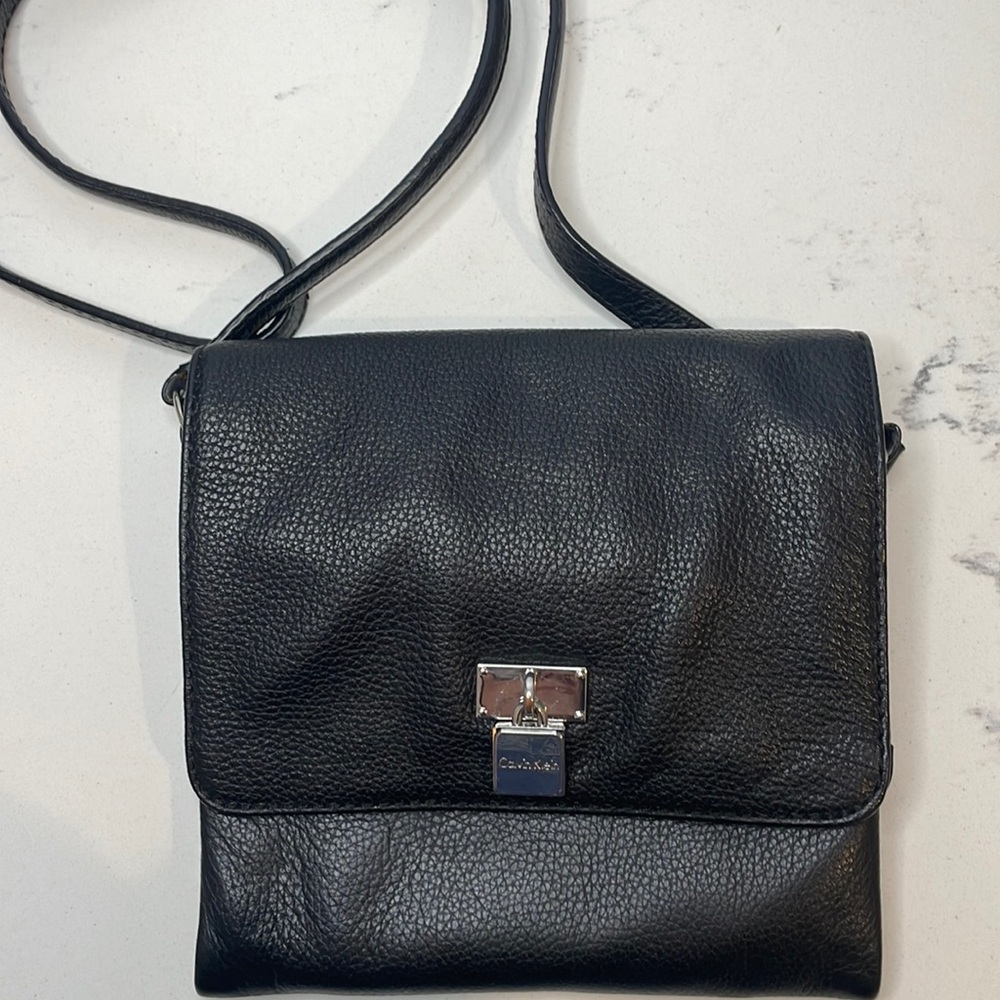 Calvin Klein Black Pebbled Leather Fold Out Crossbody Wallet Purse